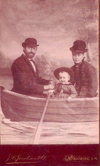 The Laursen Cousins · The Nye Family
